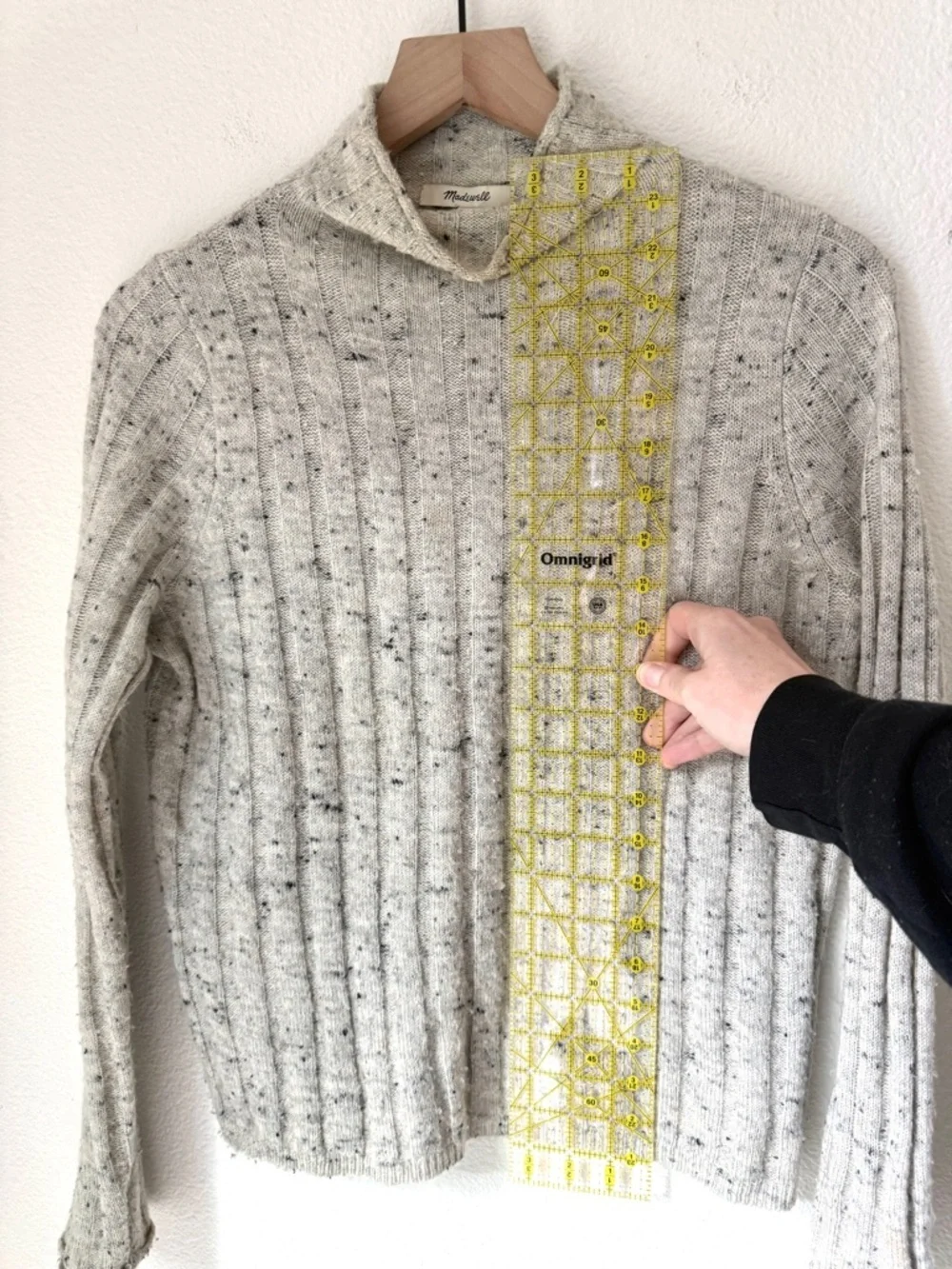 Madewell Donegal Evercrest Coziest Yarn Turtleneck Sweater - Small - GUC